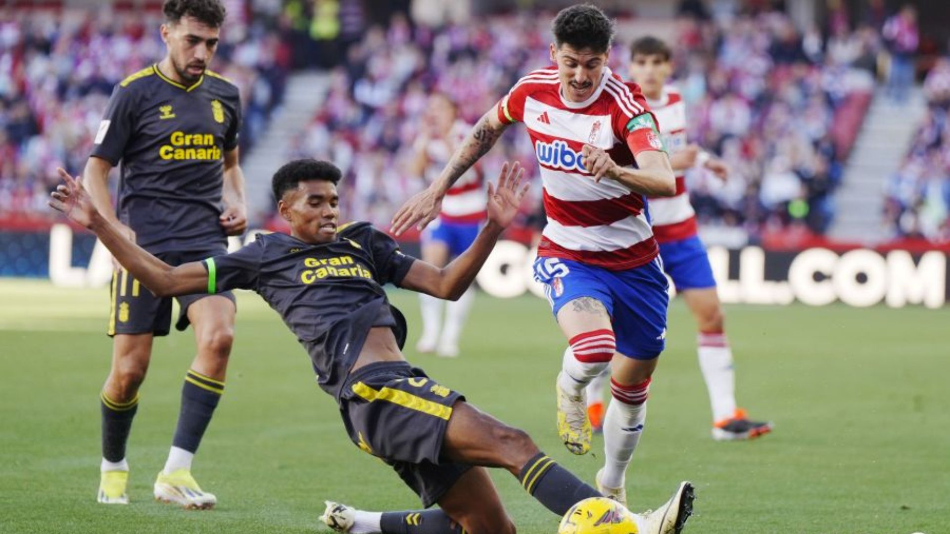 Granada 1-1 Las Palmas: Ejercicio y Batalla de supervivencia