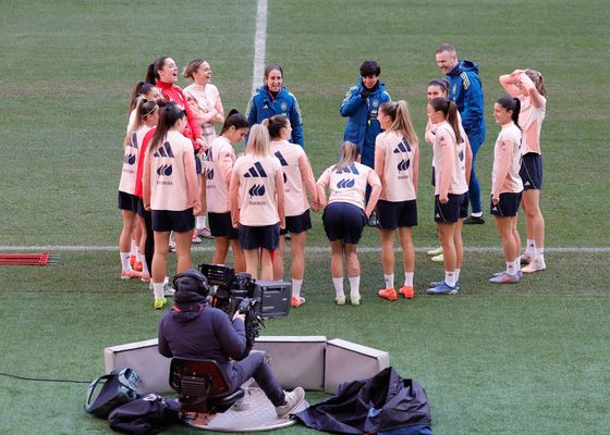 La convocatoria de Sonia Bermúdez para los partidos de España contra Islandia y Ucrania, clasificatorios para el Mundial: "Entrar es muy difícil; estamos encantados con el nivel"