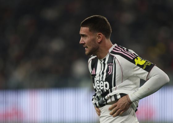Duro golpe para la Juventus: Vlahovic estará fuera varios meses