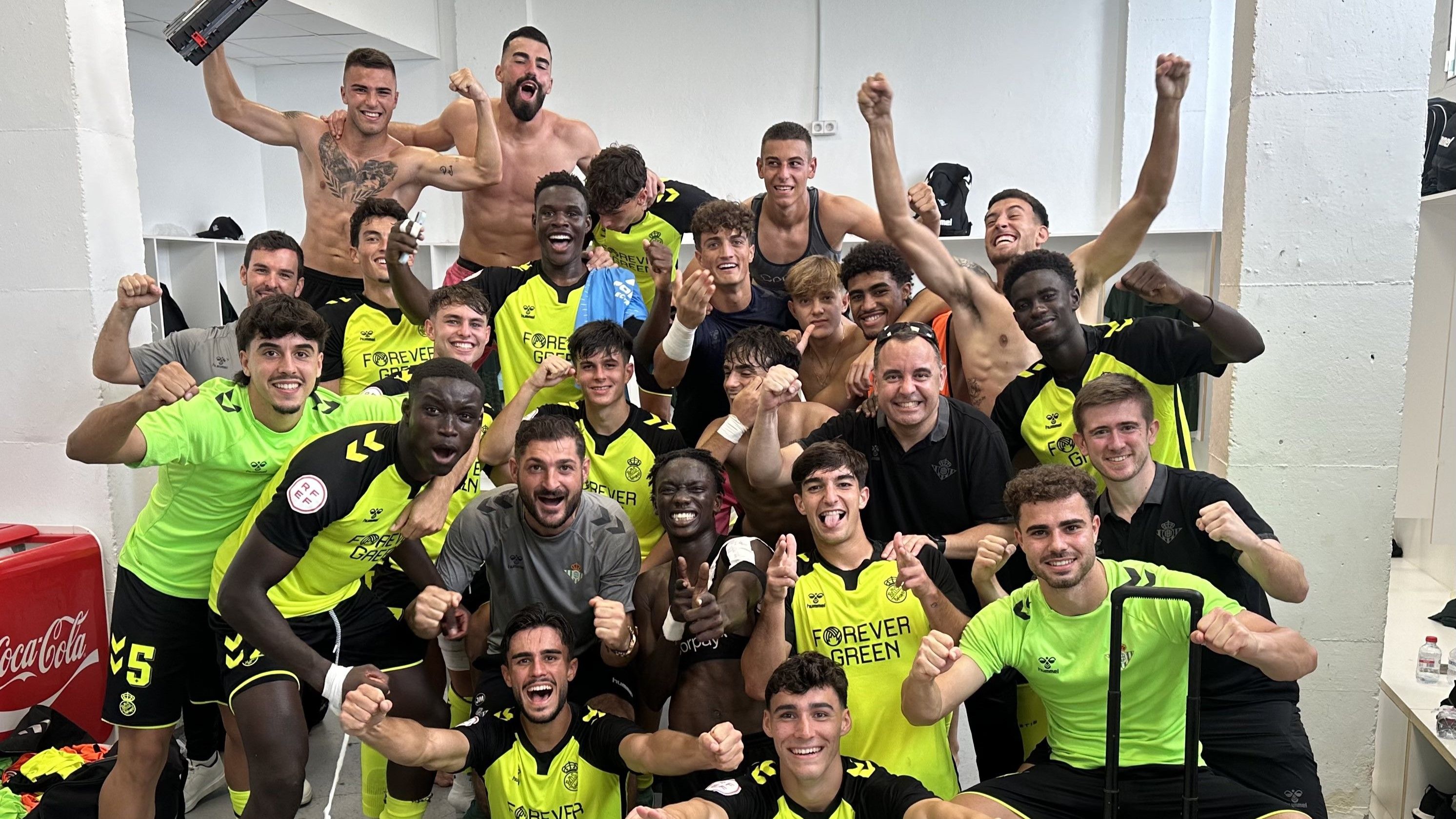 Ibiza 1-2 Betis Deportivo: Souleymane Faye y Dani Pérez catapultan al filial bético al liderato