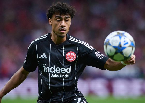 Barça y Real Madrid siguen de cerca a Nathaniel Brown, la nueva irrupción de la Bundesliga
