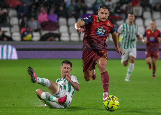 La Segunda división más igualada con Deportivo de La Coruña y Real Zaragoza como protagonistas