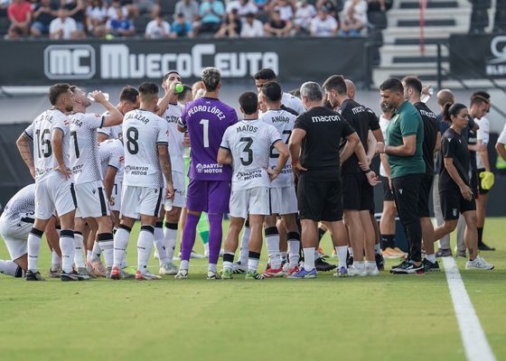 Un delantero, la prioridad del Ceuta y José Juan Romero para el final de mercado
