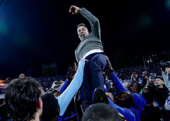 Julio Velázquez hace historia en Bulgaria y saborea la Champions que persiguen sus ex