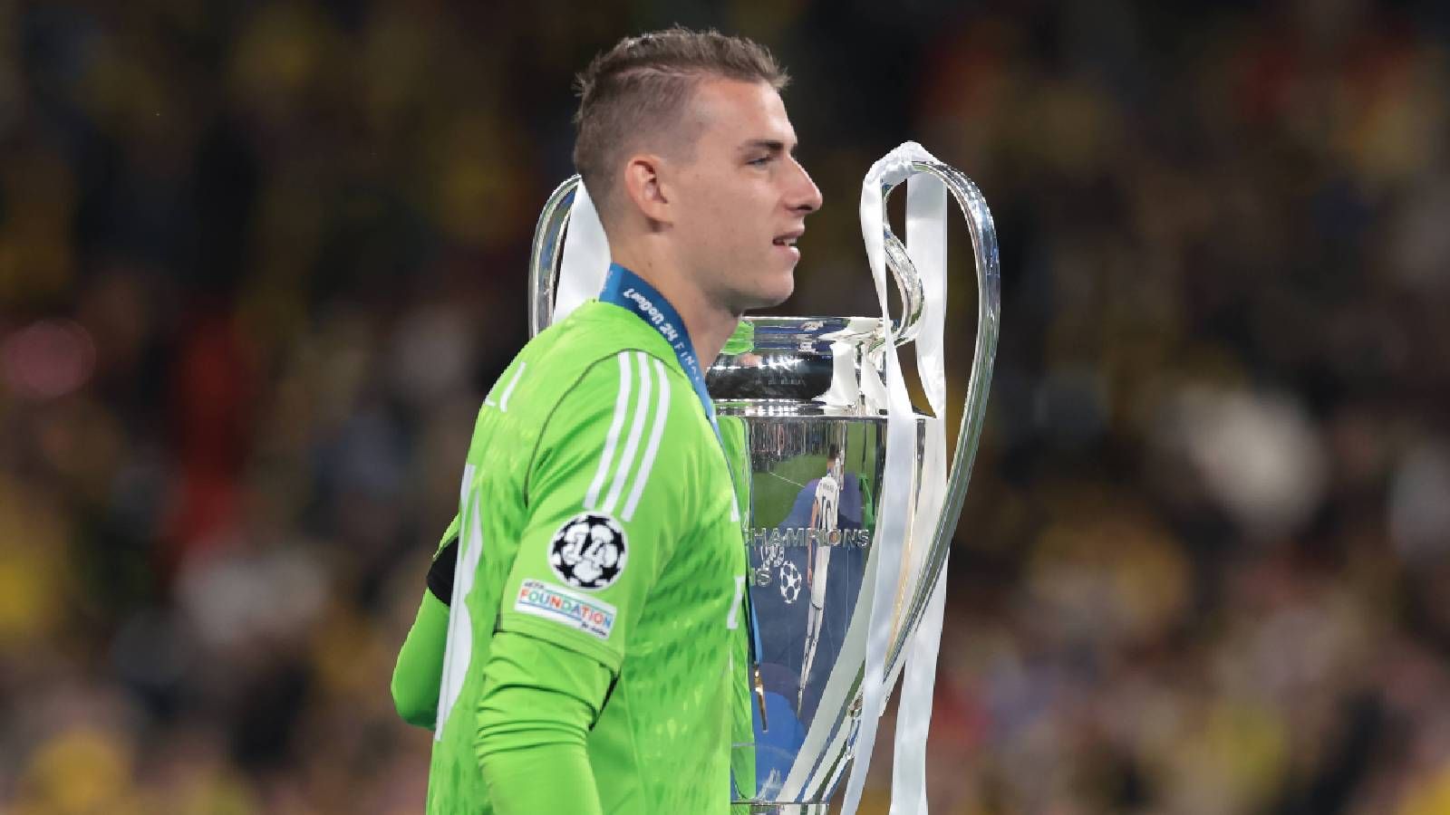 Lunin renueva con el Real Madrid