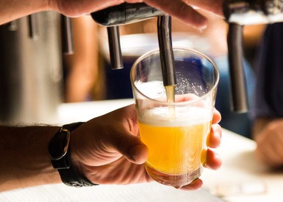El bar de Sevilla con barra libre de cerveza