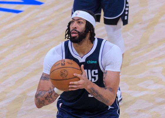Los Dallas Mavericks se deshacen de Anthony Davis con un ex del Barça implicado