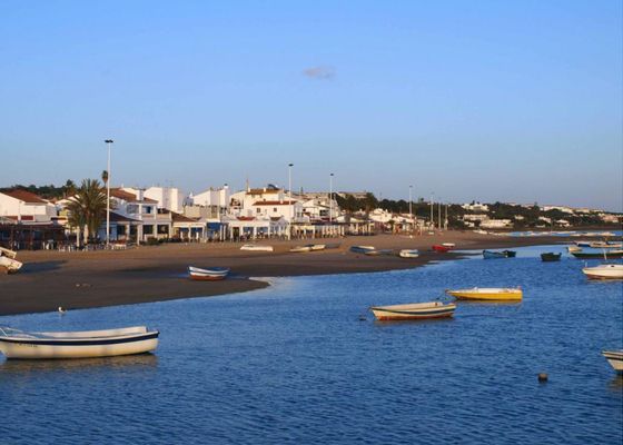 El rincón de Andalucía con pisos en la playa por menos de 80.000 euros