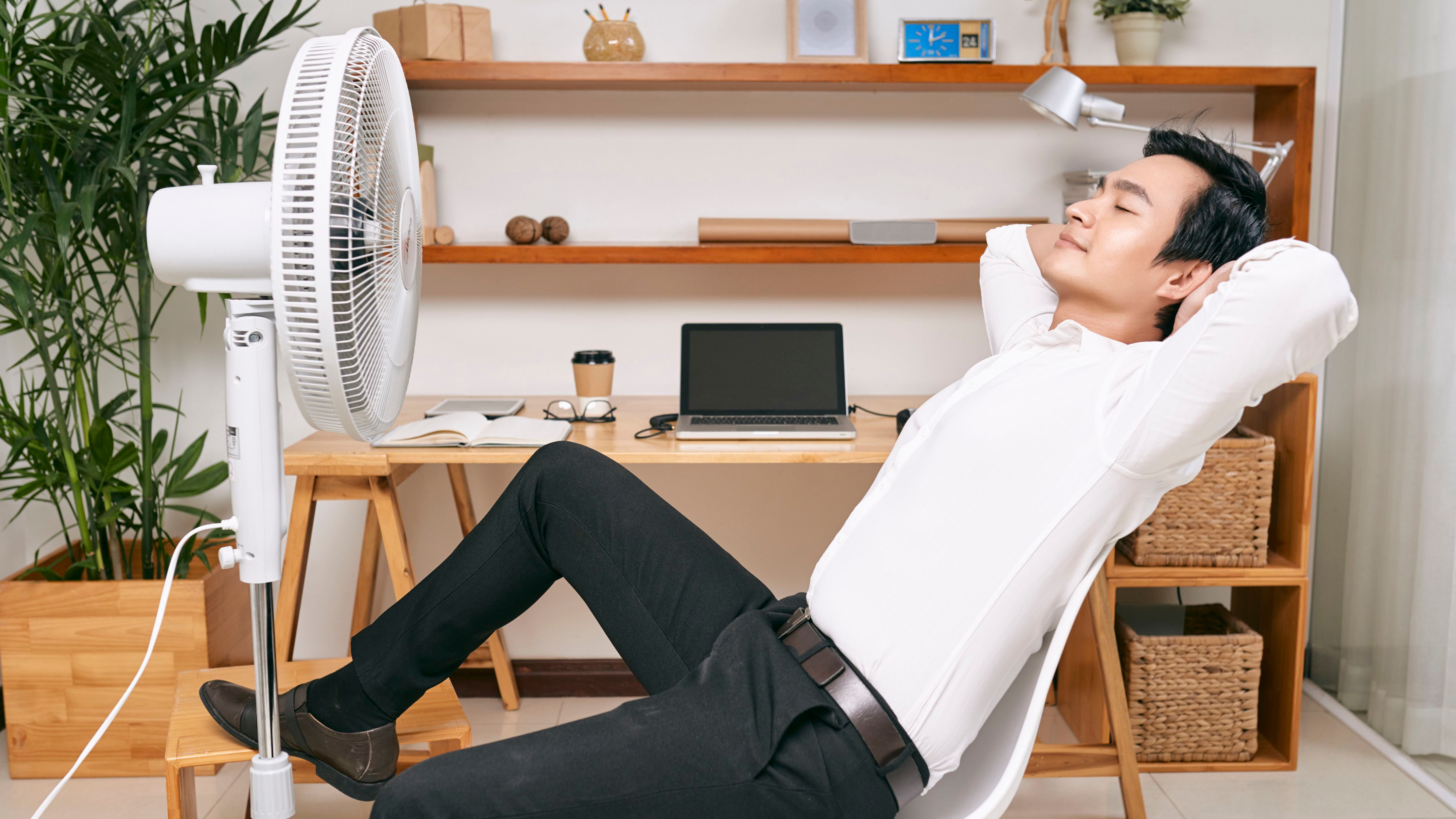 El truco definitivo para enfriar la habitación con un simple ventilador