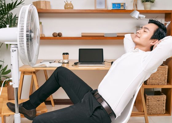 El truco definitivo para enfriar la habitación con un simple ventilador