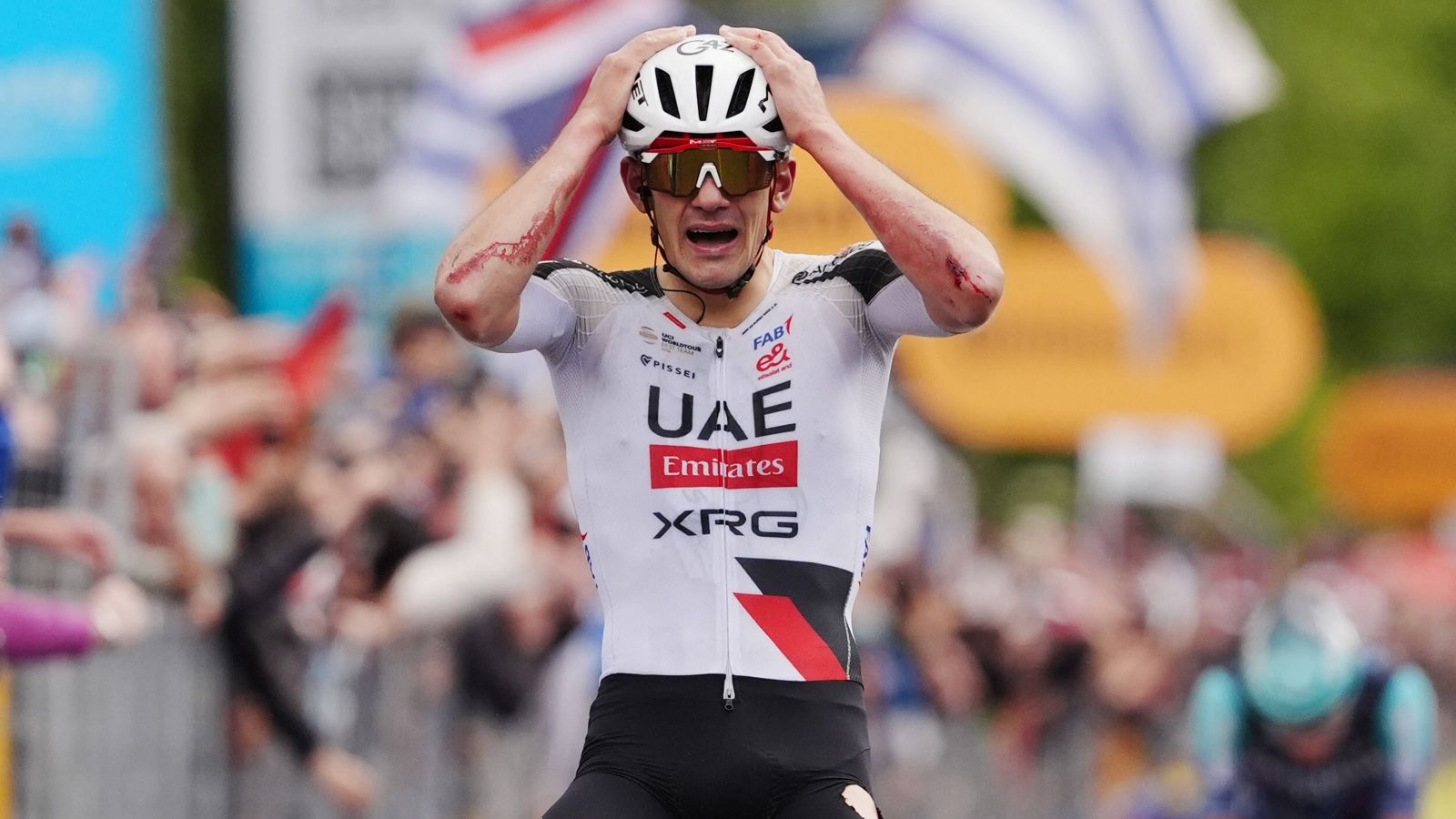 Igor Arrieta deslumbra en el Giro con una épica remontada para cantar victoria