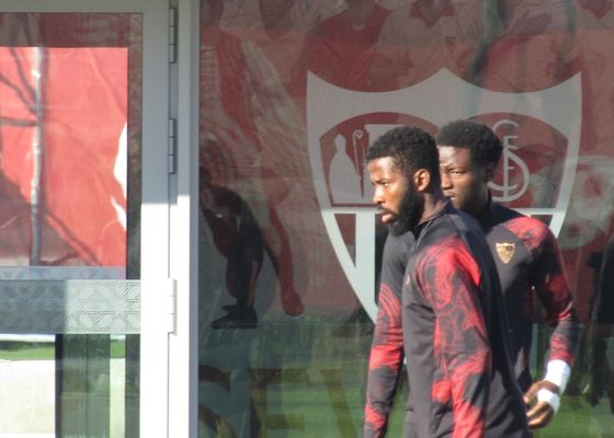 El Sevilla entrena sin Pedro Ortiz en plena recta final de su traspaso