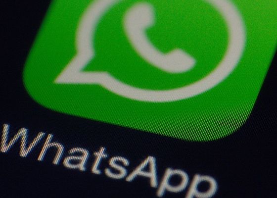 Cómo leer los mensajes de WhatsApp sin estar en línea ni dejar huella