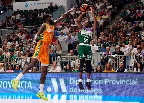 Unicaja 106-60 Betis: Le cae la del pulpo en el 'Juego del Calamar'