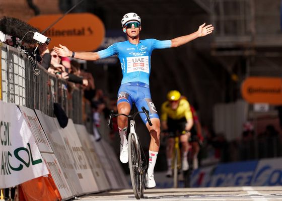 Isaac del Toro tiene para todos: Roglic, Jorgenson, Carapaz y Pellizzari quedan a sus pies