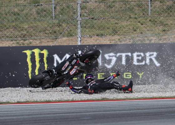 Jorge Martín, tras cuatro caídas en Montmeló, reconoce sufrir dos esguinces y estar magullado, pero manda un aviso para el domingo