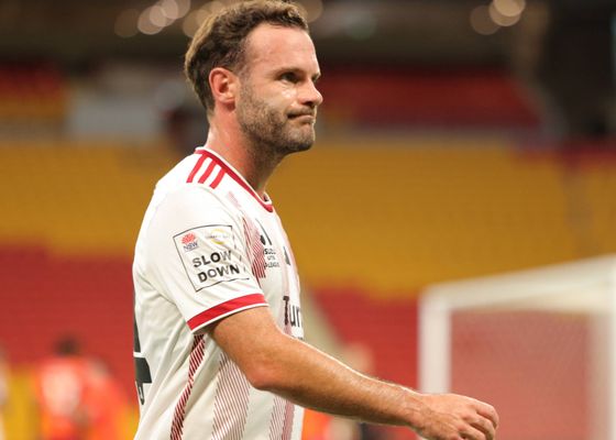Juan Mata se lanza al futbol femenino