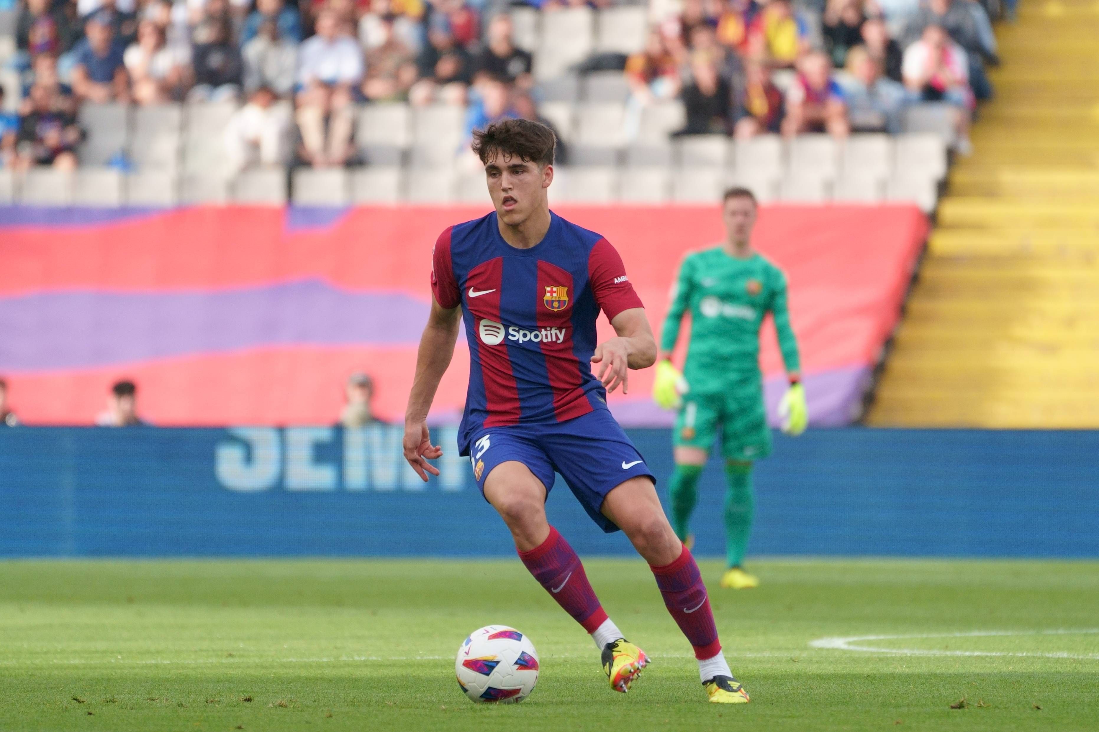 Pau Cubarsí pretende asestarle un duro golpe a Dani Vivian y al Athletic