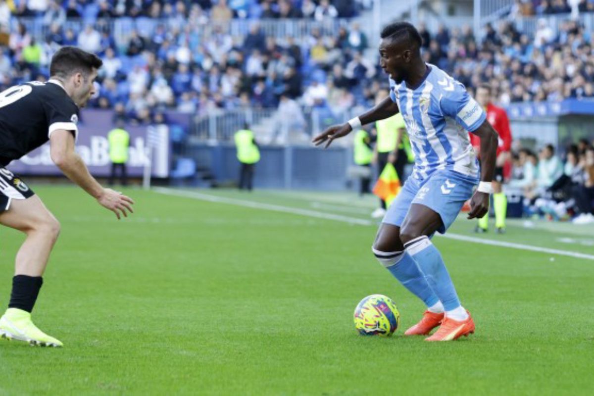 Málaga 1-1 Burgos: Un punto para seguir coqueteando con el descenso