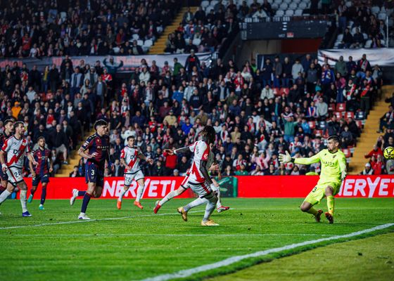 Rayo Vallecano 1-1 Levante: Pathé Ciss consigue un punto sobre la bocina
