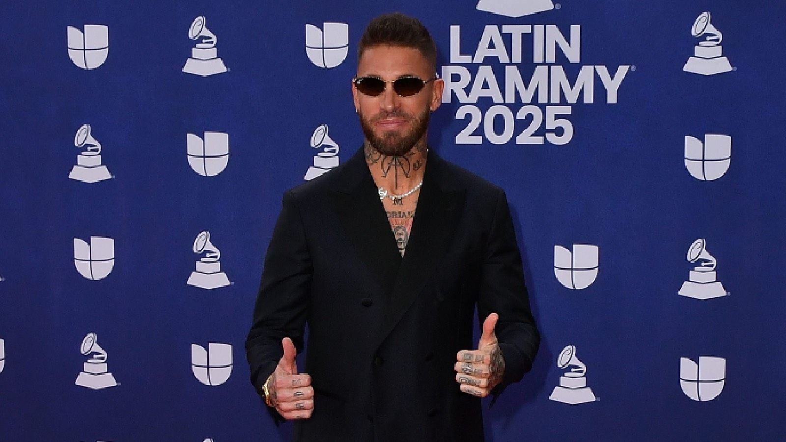 Sergio Ramos sorprende en los Latin Grammy con Bad Bunny