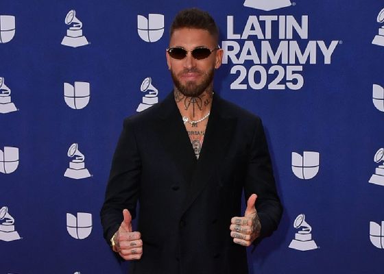 Sergio Ramos sorprende en los Latin Grammy con Bad Bunny