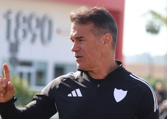 La afición del Sevilla responde al debut de Luis García Plaza: casi 700 desplazados a Oviedo