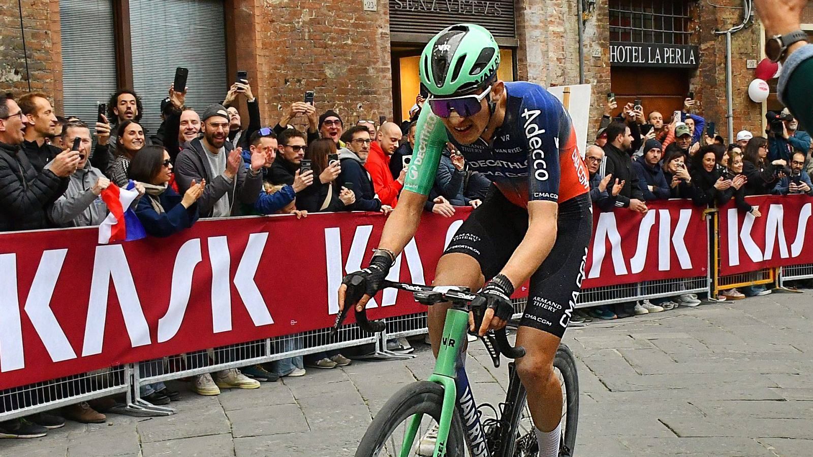 Guerra abierta con el fichaje de Paul Seixas: "Me da igual siempre que no acabe en el equipo UAE"