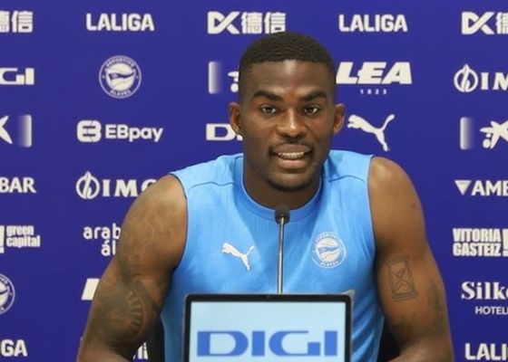 Owono se lo piensa 