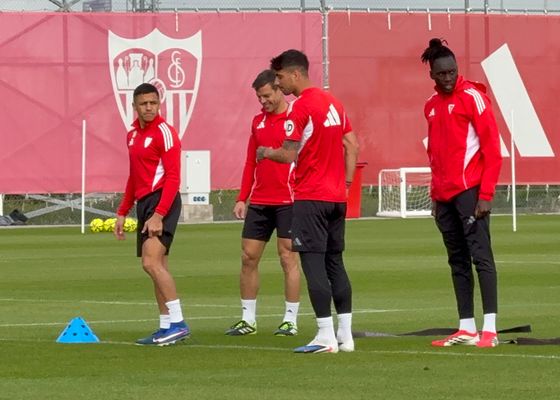 Sow y Azpilicueta vuelven con el grupo en la preparación frente al Rayo Vallecano