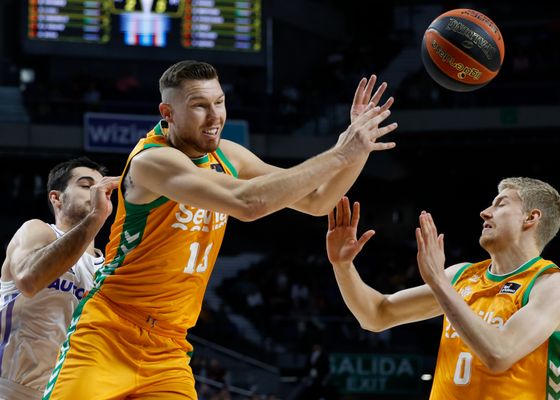 79-77: El Betis se condena al descenso en un final dramático