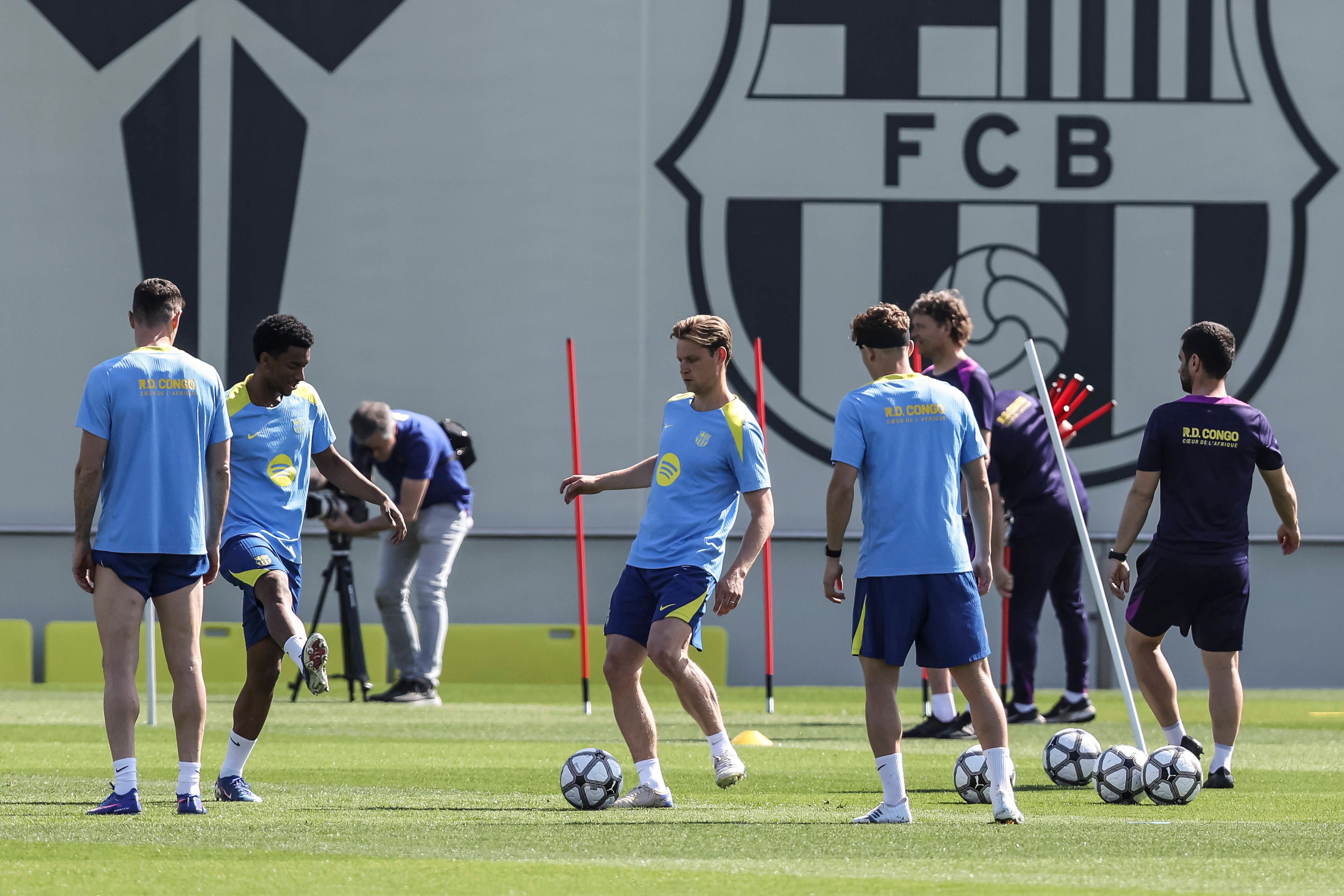 Un regreso y tres bajas confirmadas en la convocatoria del Barcelona para recibir al Espanyol
