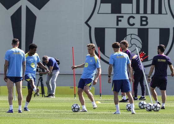 Un regreso y tres bajas confirmadas en la convocatoria del Barcelona para recibir al Espanyol