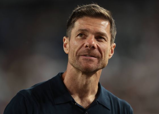 Xabi Alonso anuncia tres nuevos fichajes 