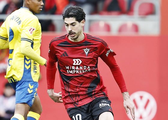 Sondeos para intentar el fichaje de Carlos Fernández