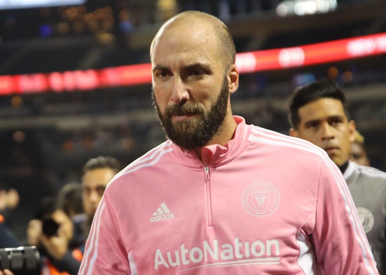 Gonzalo Higuaín, ex de Real Madrid, Nápoles o Juventus, sorprende con un drástico cambio de imagen