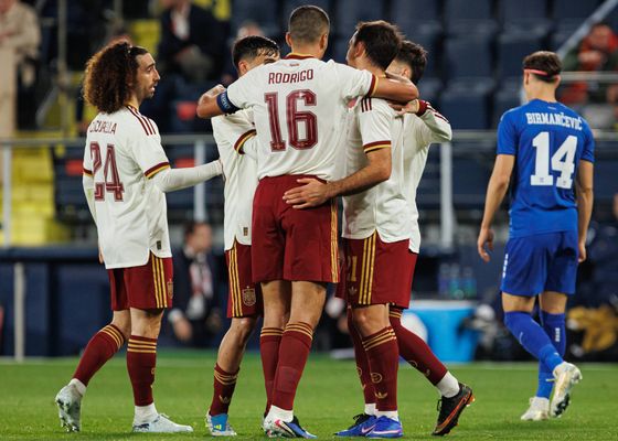 España 3-0 Serbia: Oyarzabal marca el camino en una mágica noche de España