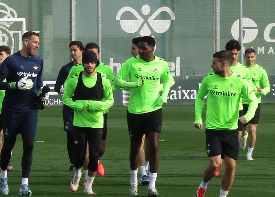 William Carvalho regresa a los entrenamientos del Real Betis cinco meses después