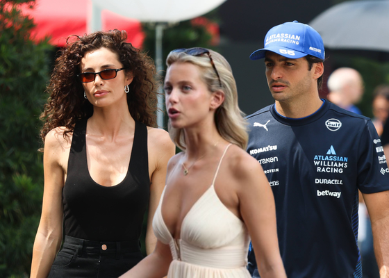 La Fórmula 1 pasa de Fernando Alonso y Carlos Sainz por Magui Corceiro o Rebecca Donaldson