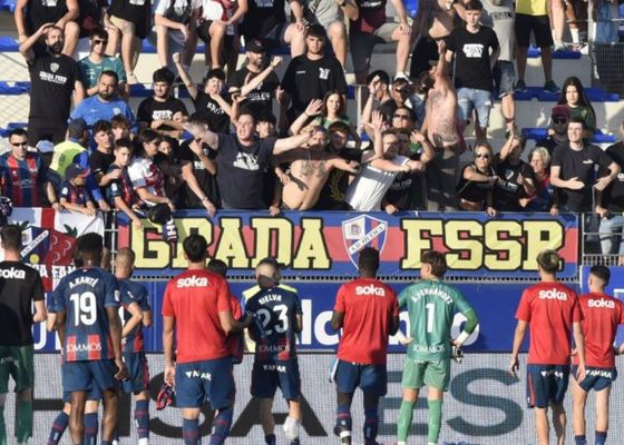Aplausos tras una nueva denuncia en el fútbol español