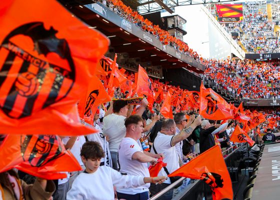 Europa, merecido homenaje de despedida para Mestalla