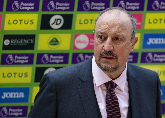 Rafa Benítez da explicaciones sobre la Selección española
