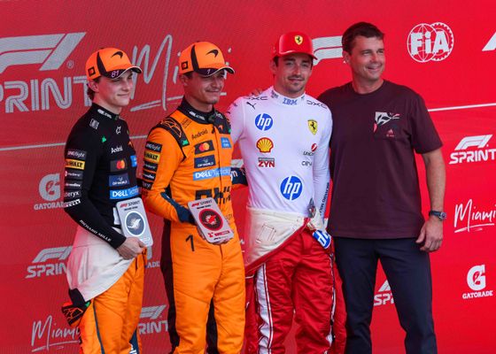 Fernando Alonso hace magia en el Sprint de Miami y doblete de McLaren 