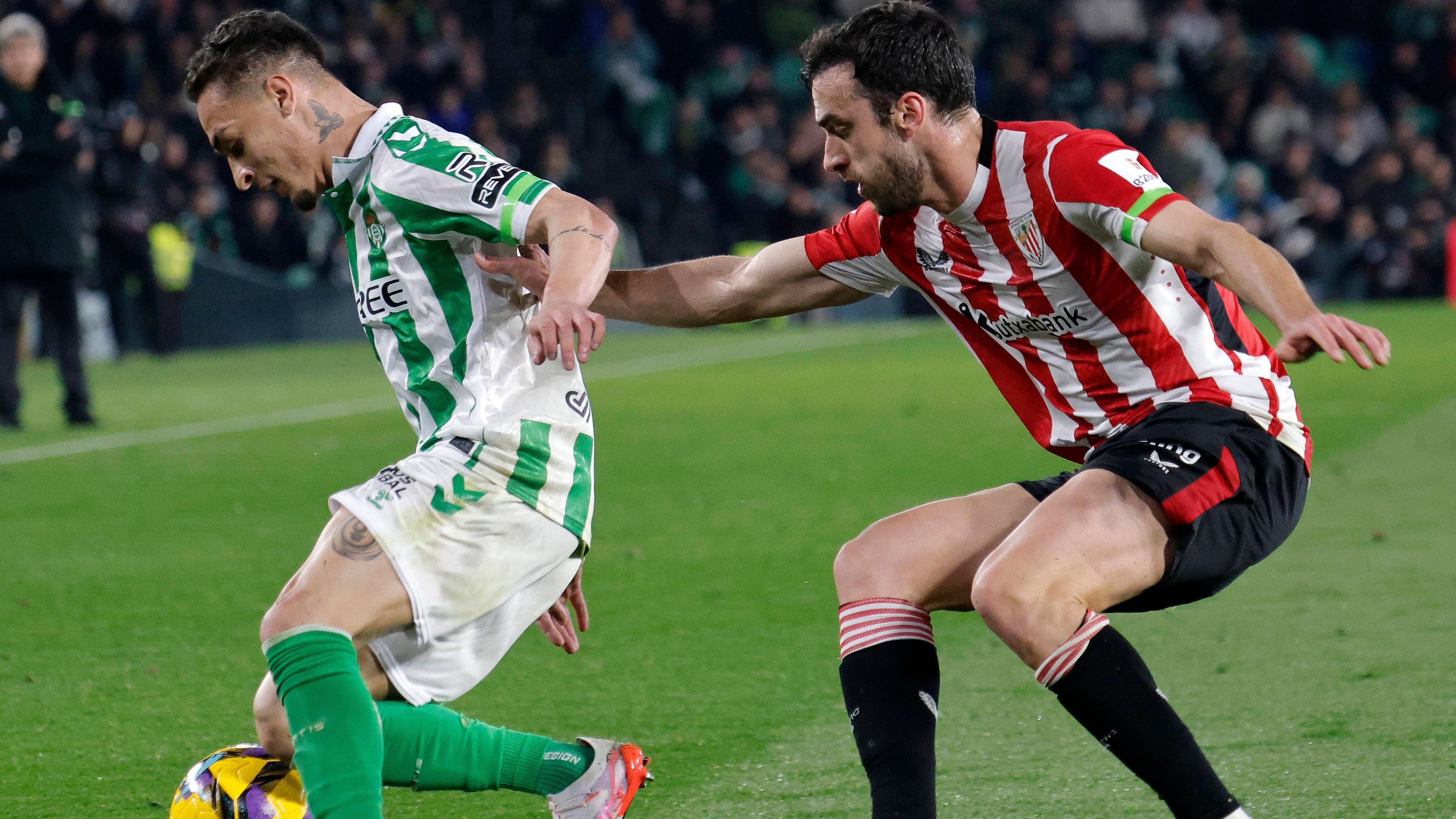 El eléctrico debut de Antony con el Betis se salda con ovación