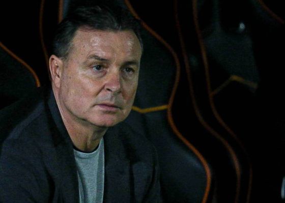 Arden los banquillos de Segunda: cae también Cristóbal Parralo