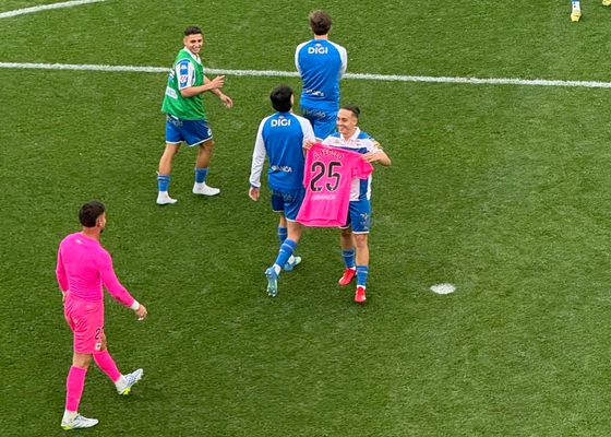 El ex sevillista Álvaro Ferllo para un penalti en el 104 y deja al Depor en ascenso directo