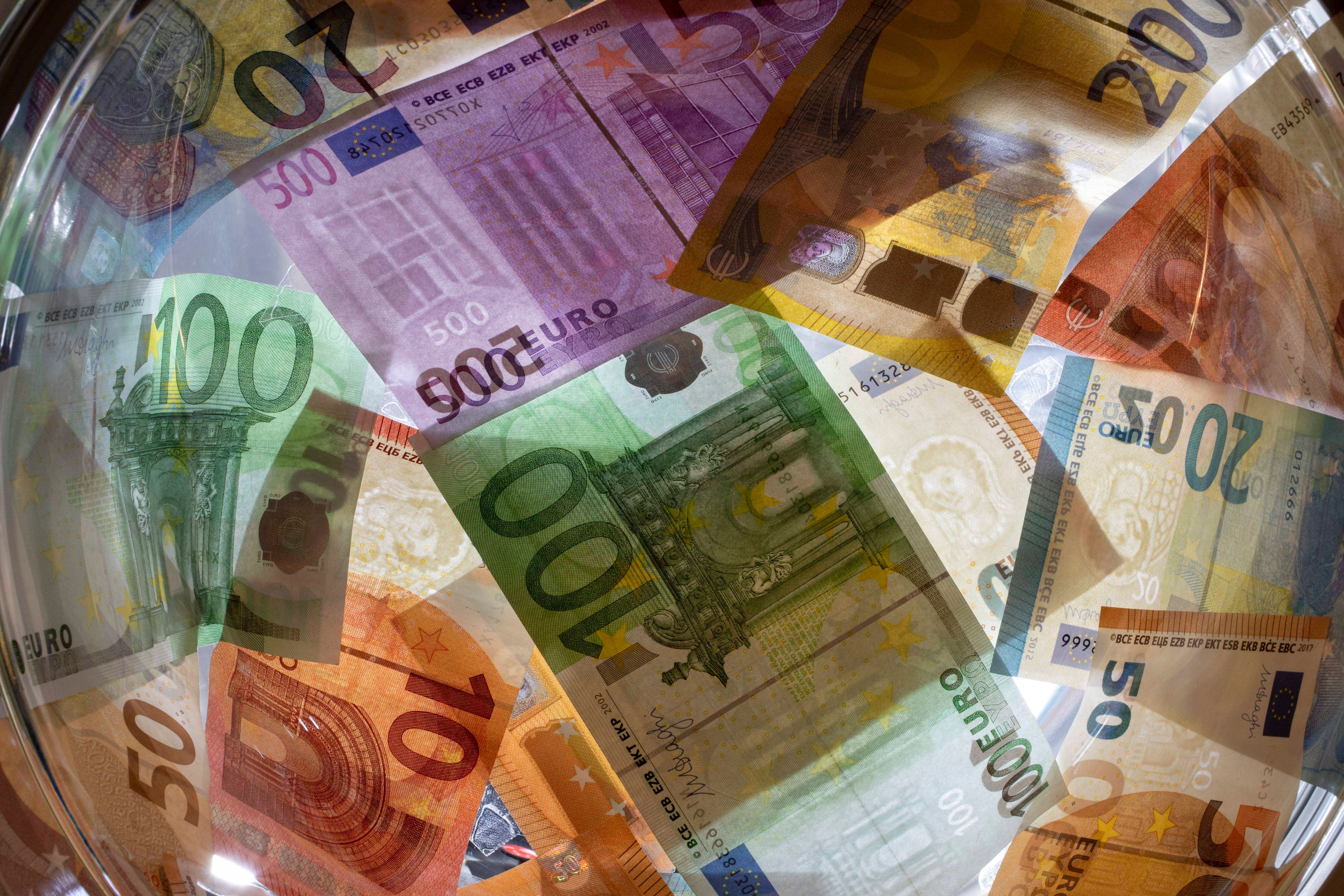 Cuidado si encuentras dinero en la calle: Pueden multarte si te lo quedas