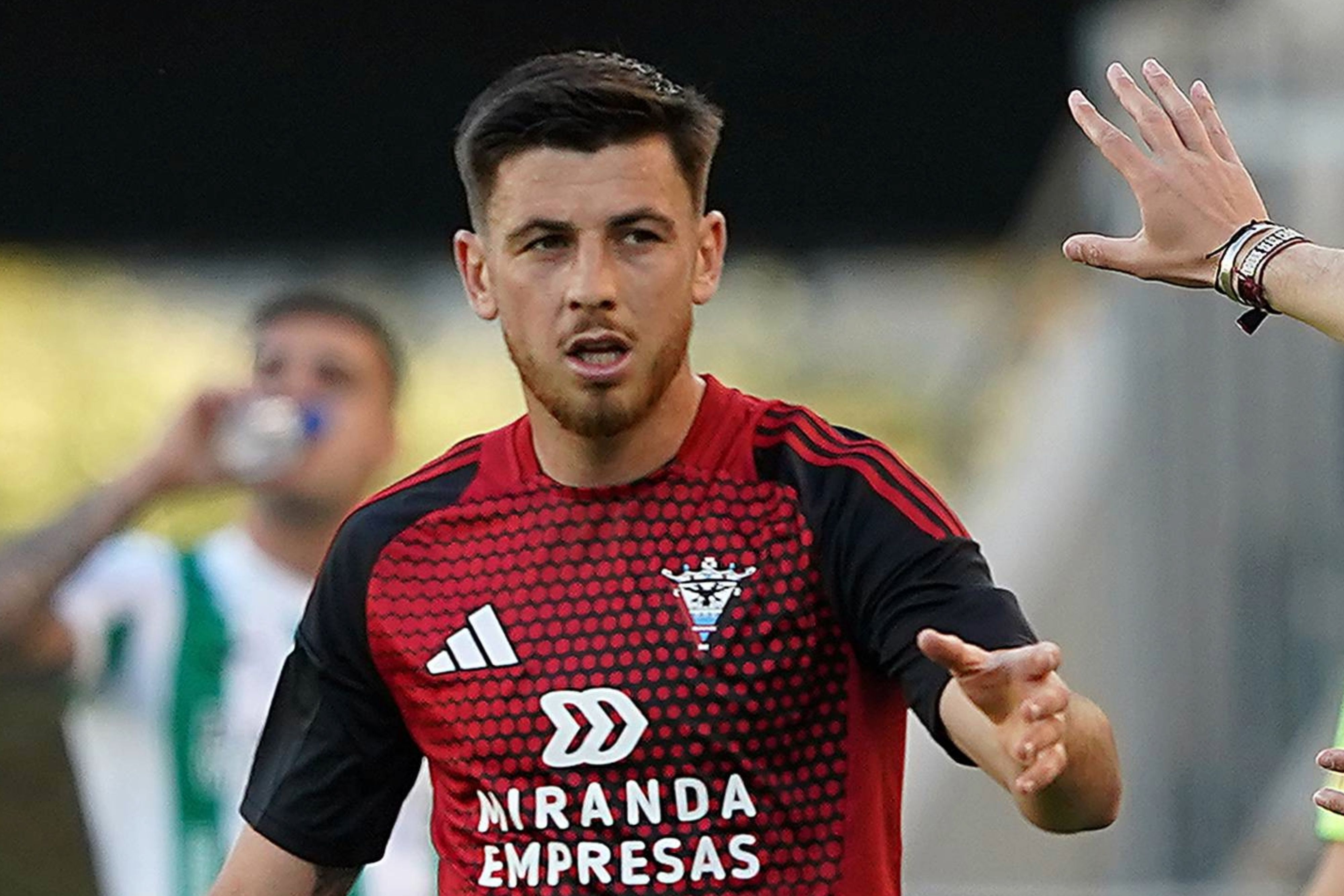 Lanzados a por la firma de Alberto Reina