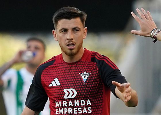 Lanzados a por la firma de Alberto Reina