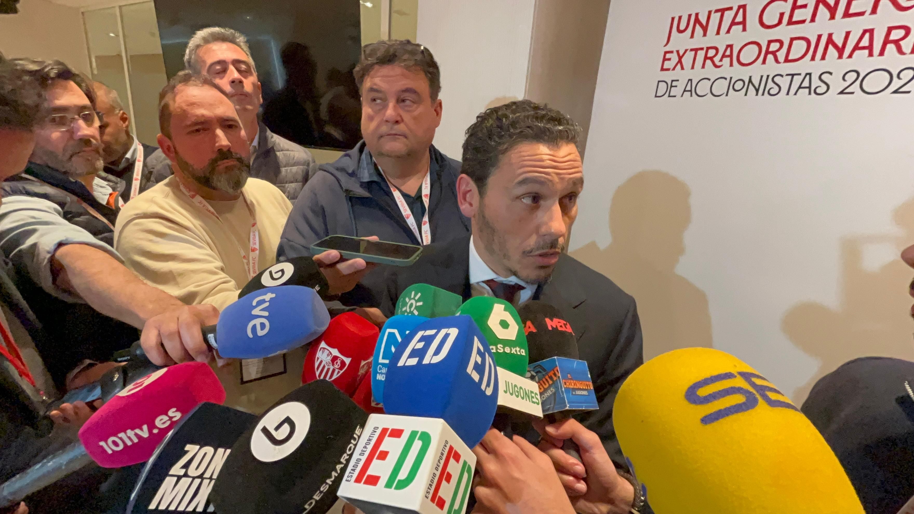 Del Nido Carrasco explica su nuevo acuerdo con el increpado 'Hombre de la Pajarita'